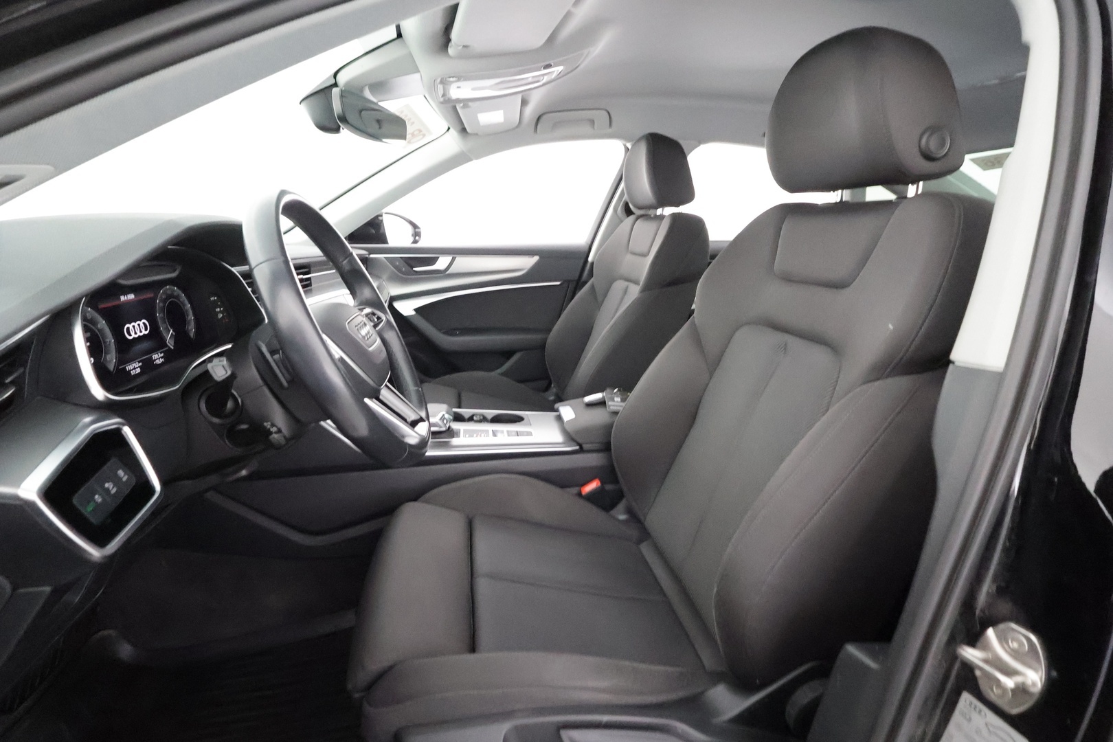 AUDI A6 2023