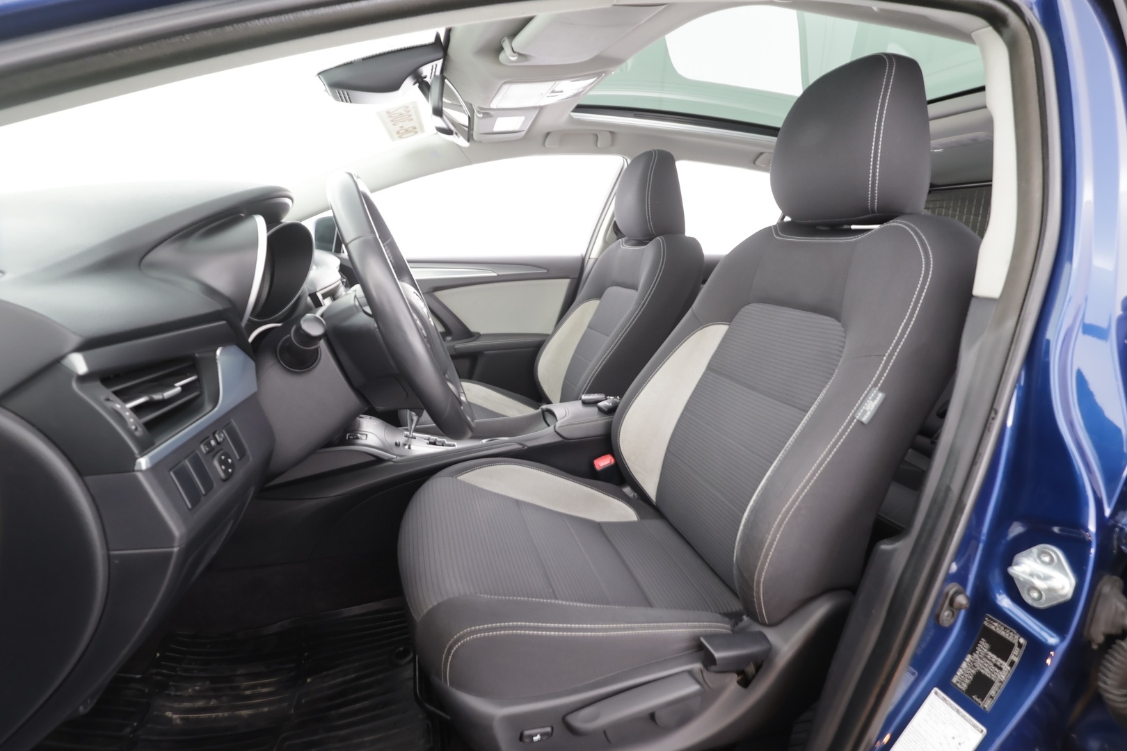 TOYOTA AVENSIS 2016