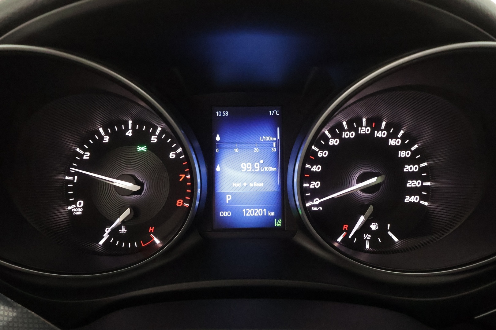 TOYOTA AVENSIS 2016