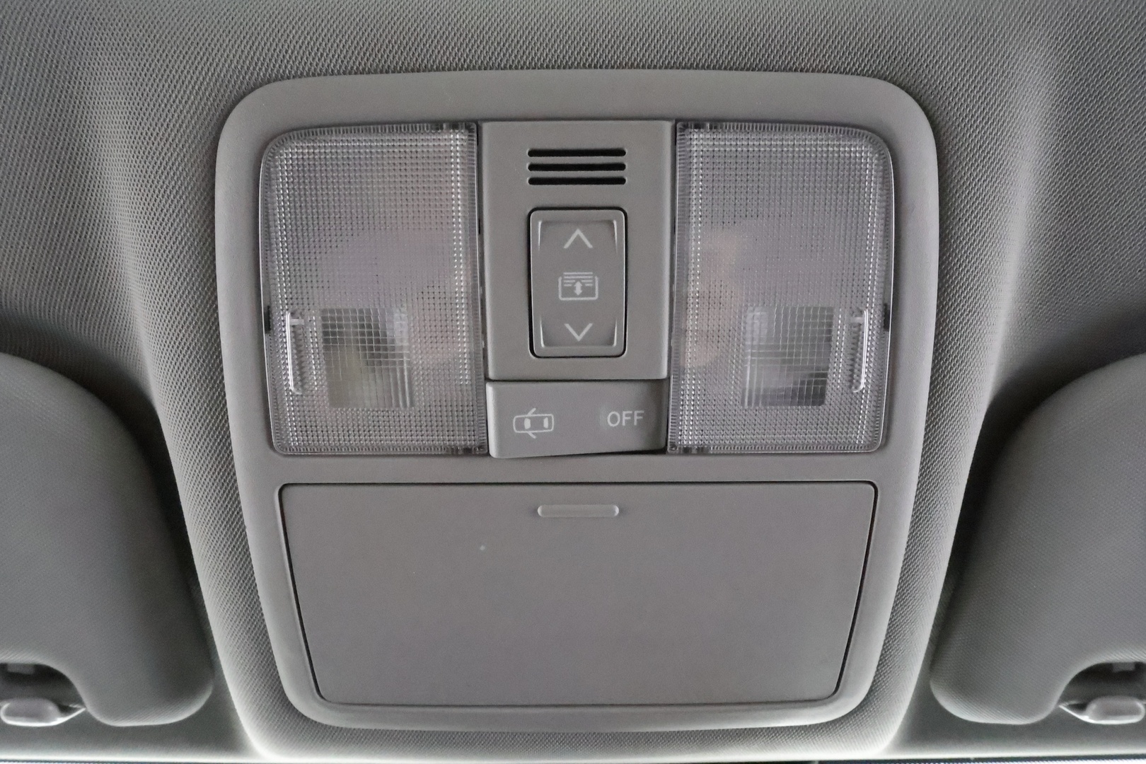 TOYOTA AVENSIS 2016