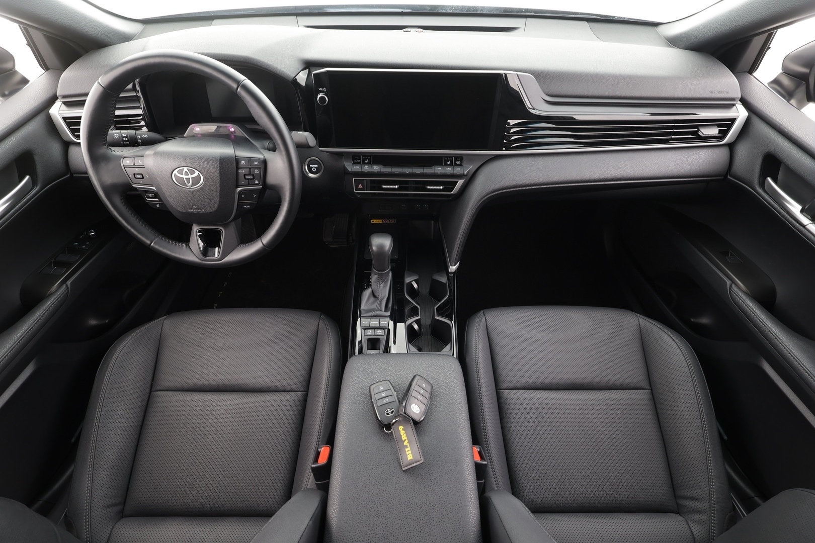 TOYOTA CAMRY 2025