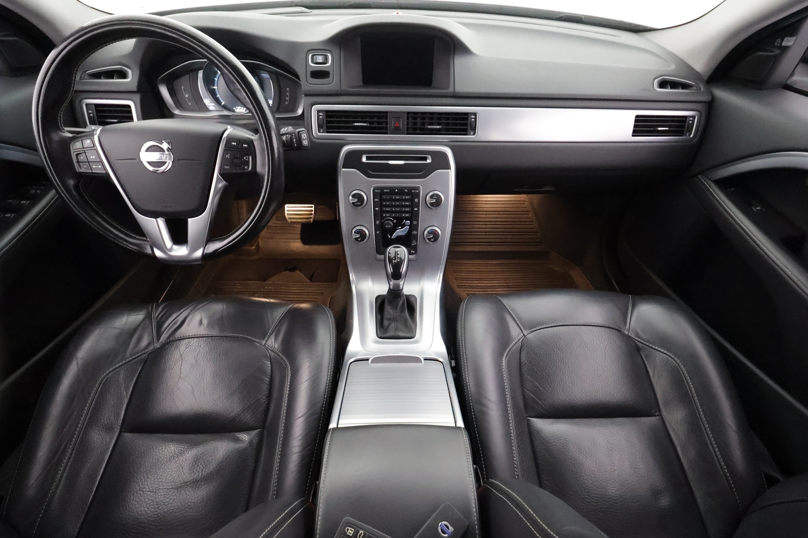 VOLVO XC70 2015