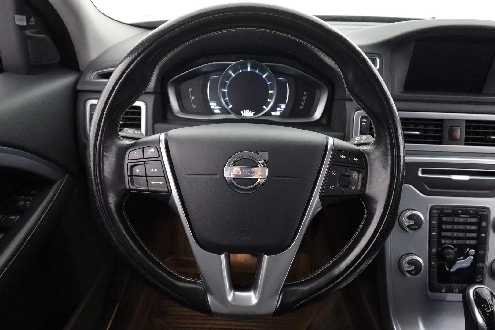 VOLVO XC70 2015