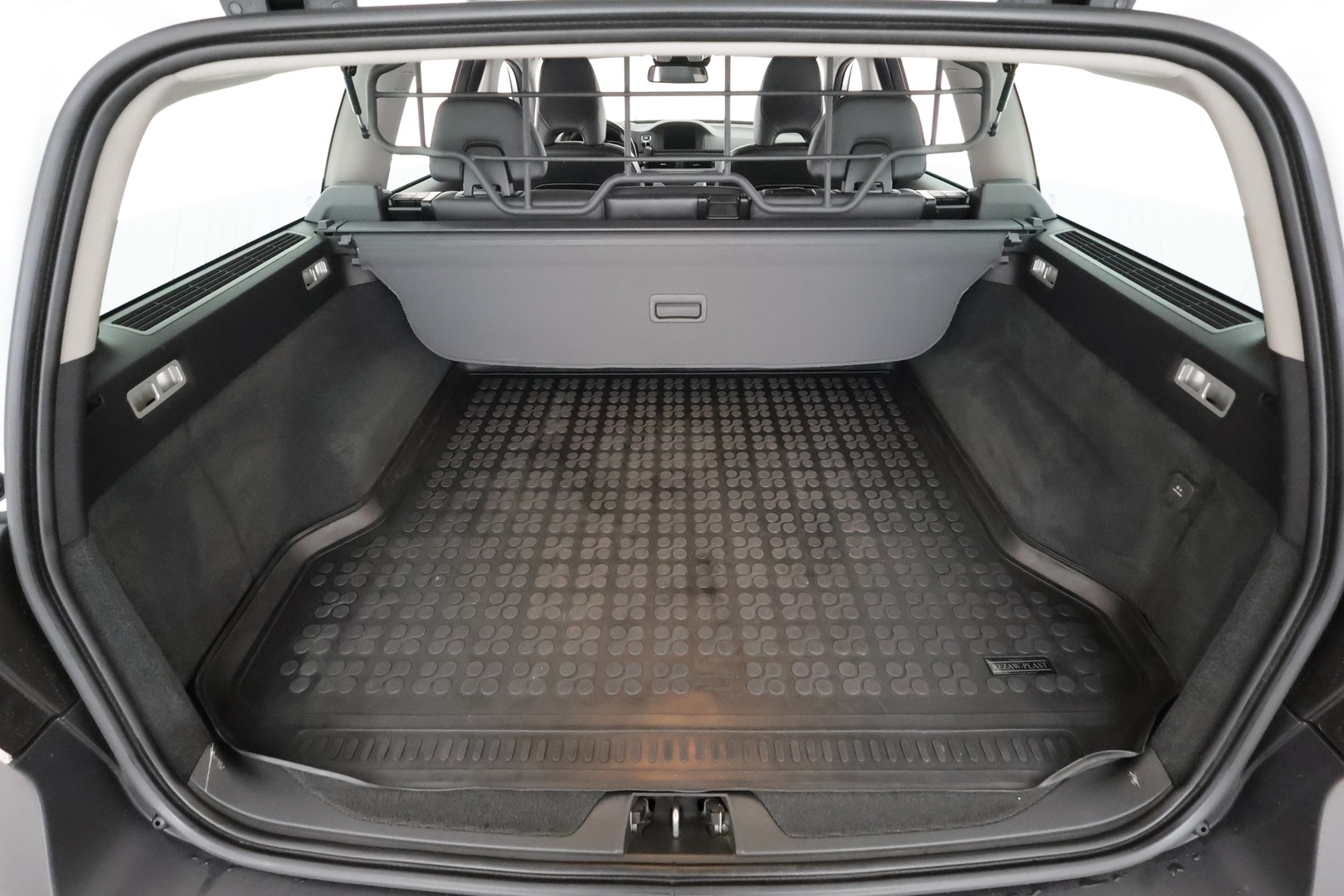 VOLVO XC70 2015