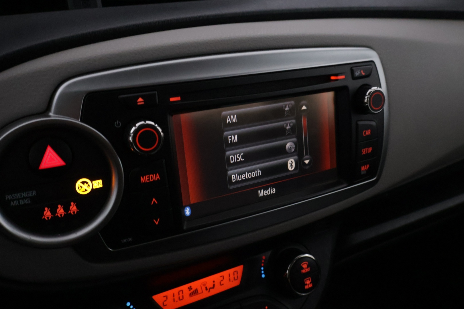 TOYOTA Yaris 2012