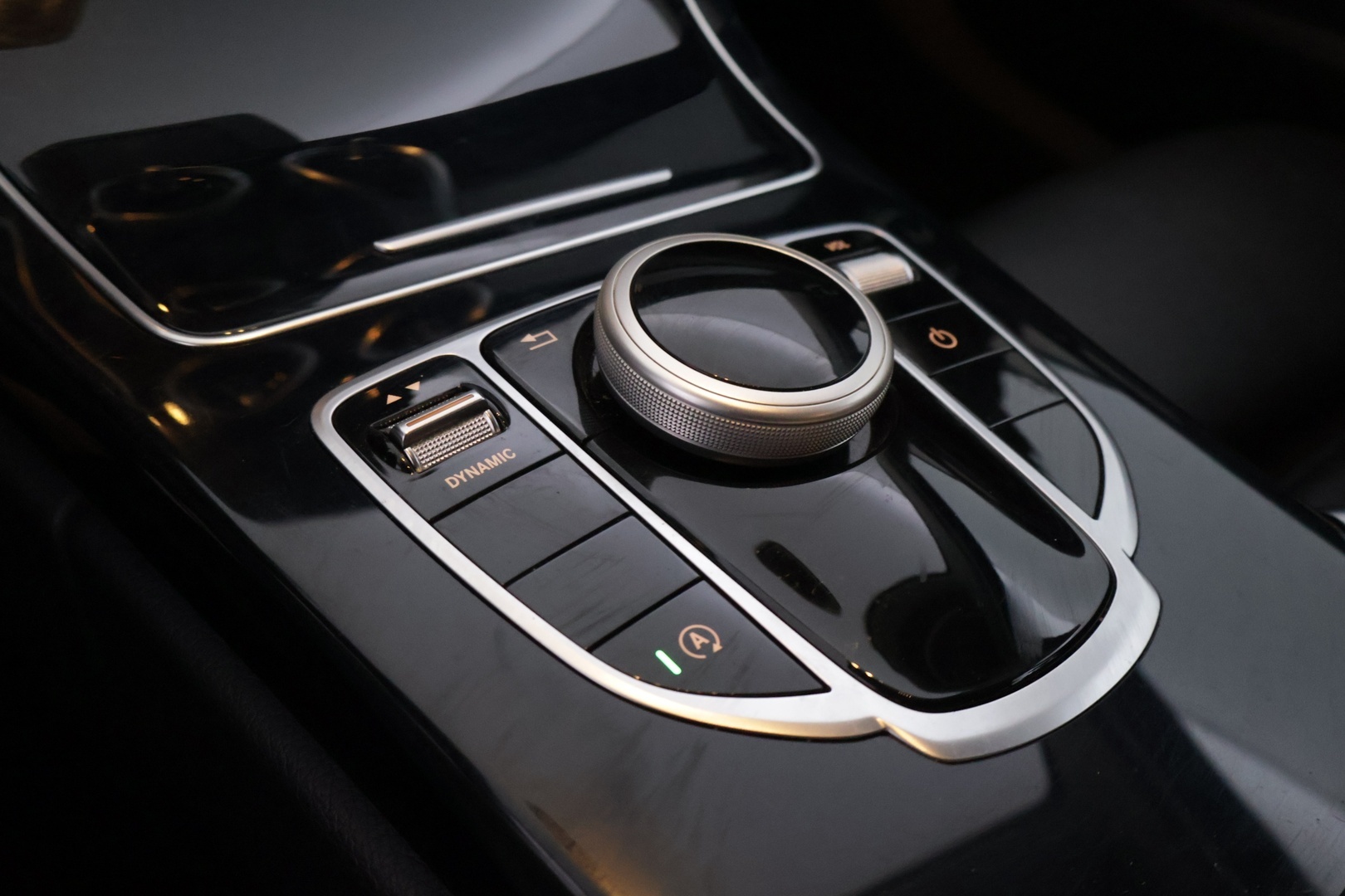 MERCEDES-BENZ C 2019