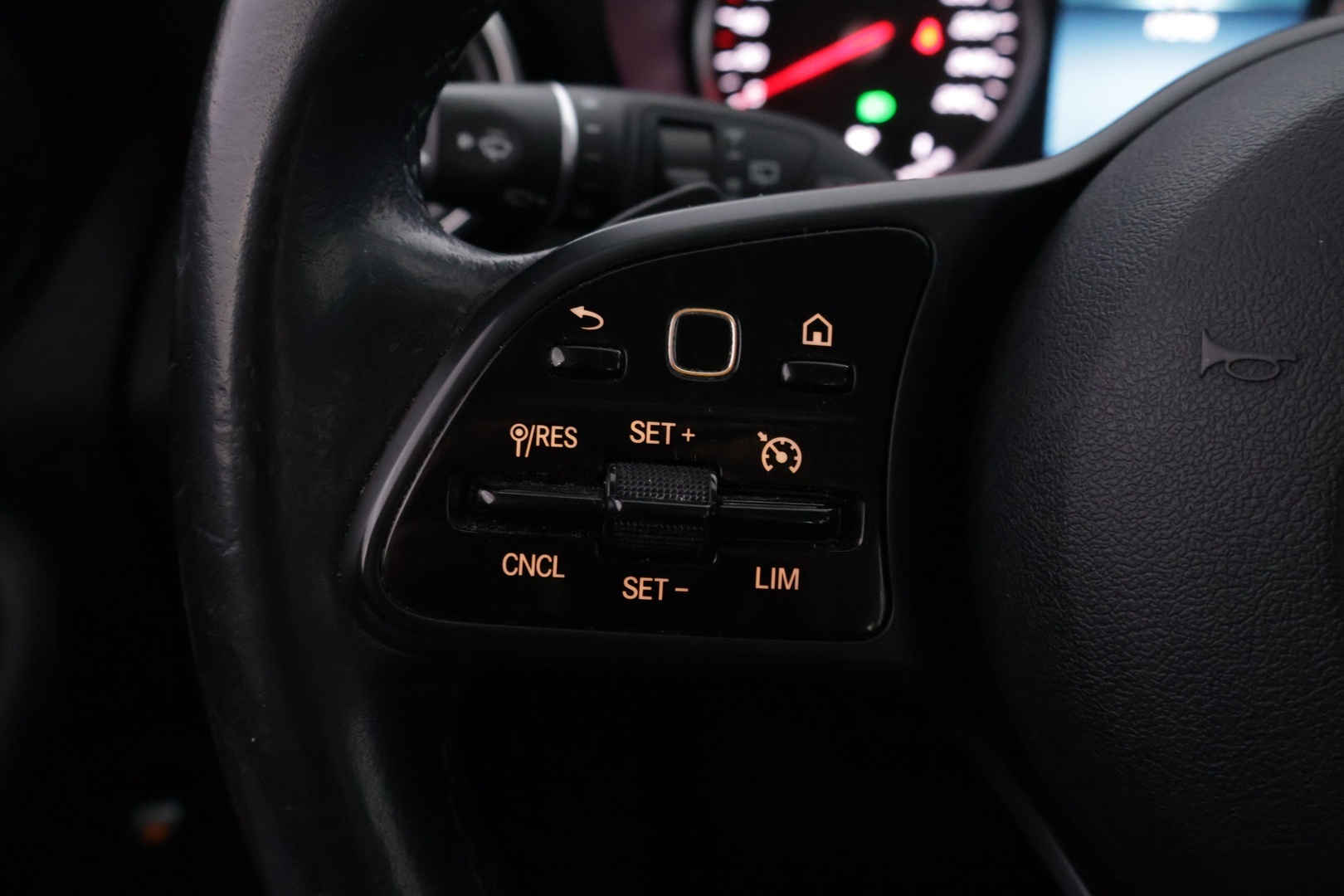 MERCEDES-BENZ C 2019