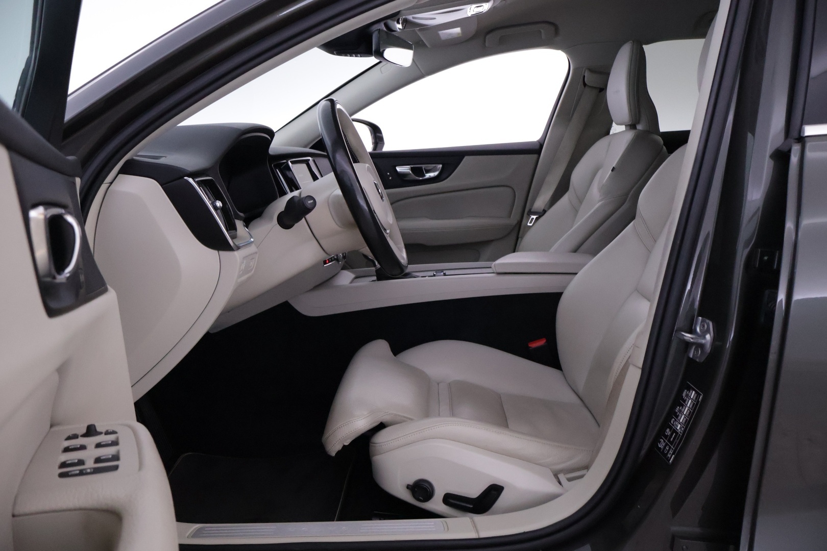 VOLVO V60 2019