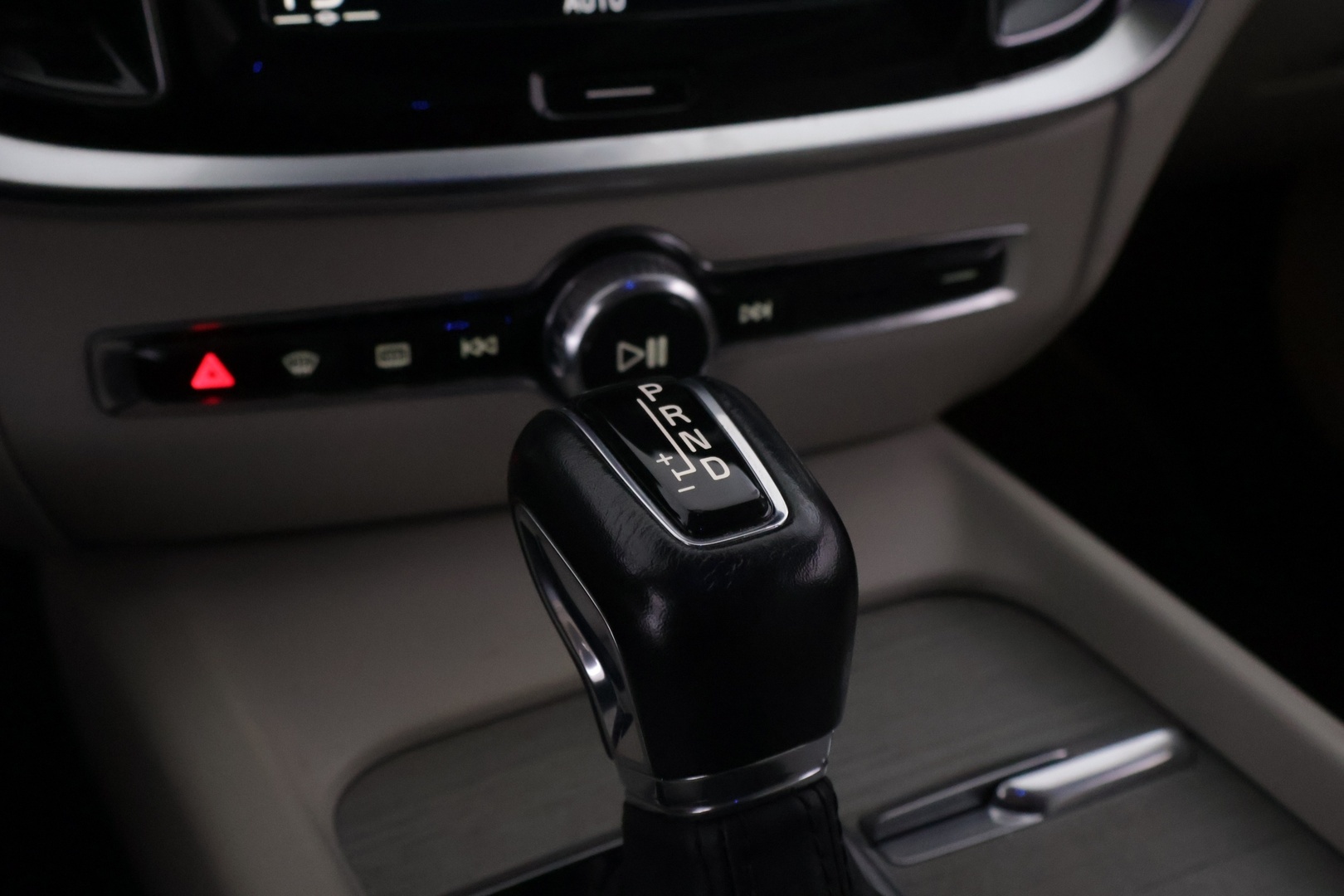 VOLVO V60 2019