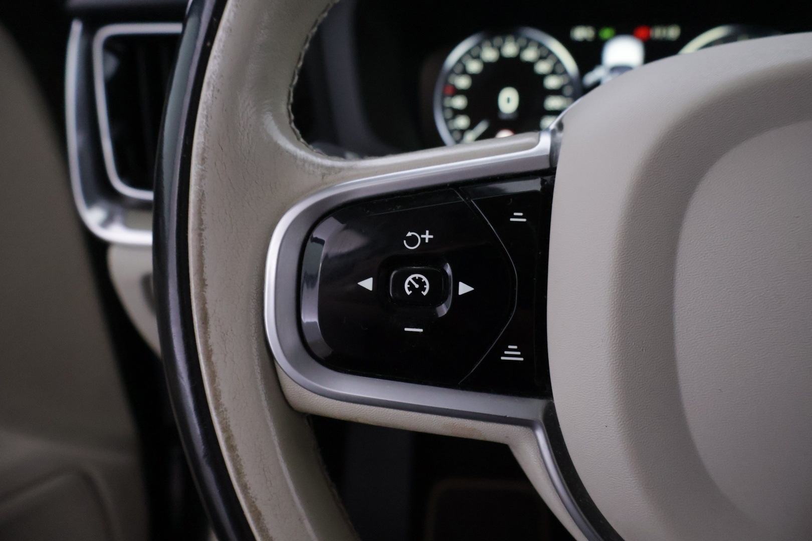 VOLVO V60 2019