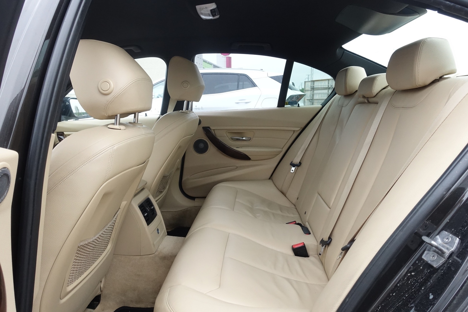 BMW 330 2016