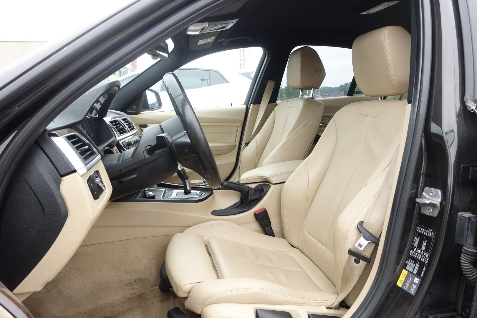 BMW 330 2016
