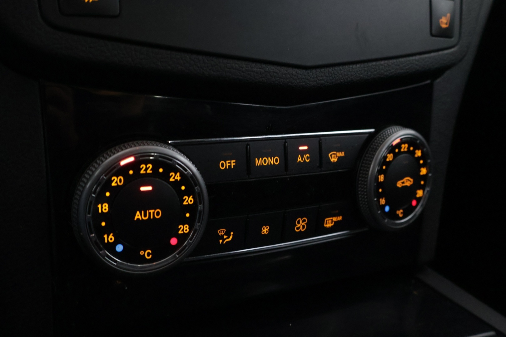 MERCEDES-BENZ C 2008