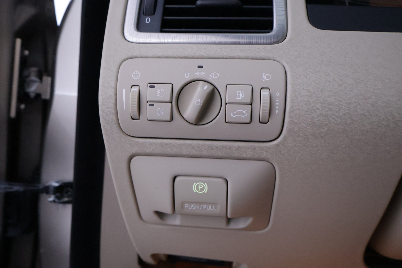 VOLVO V70 2008