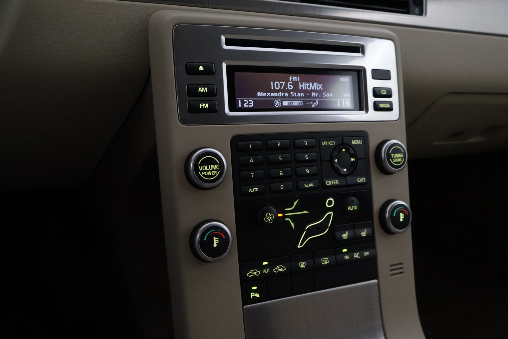 VOLVO V70 2008