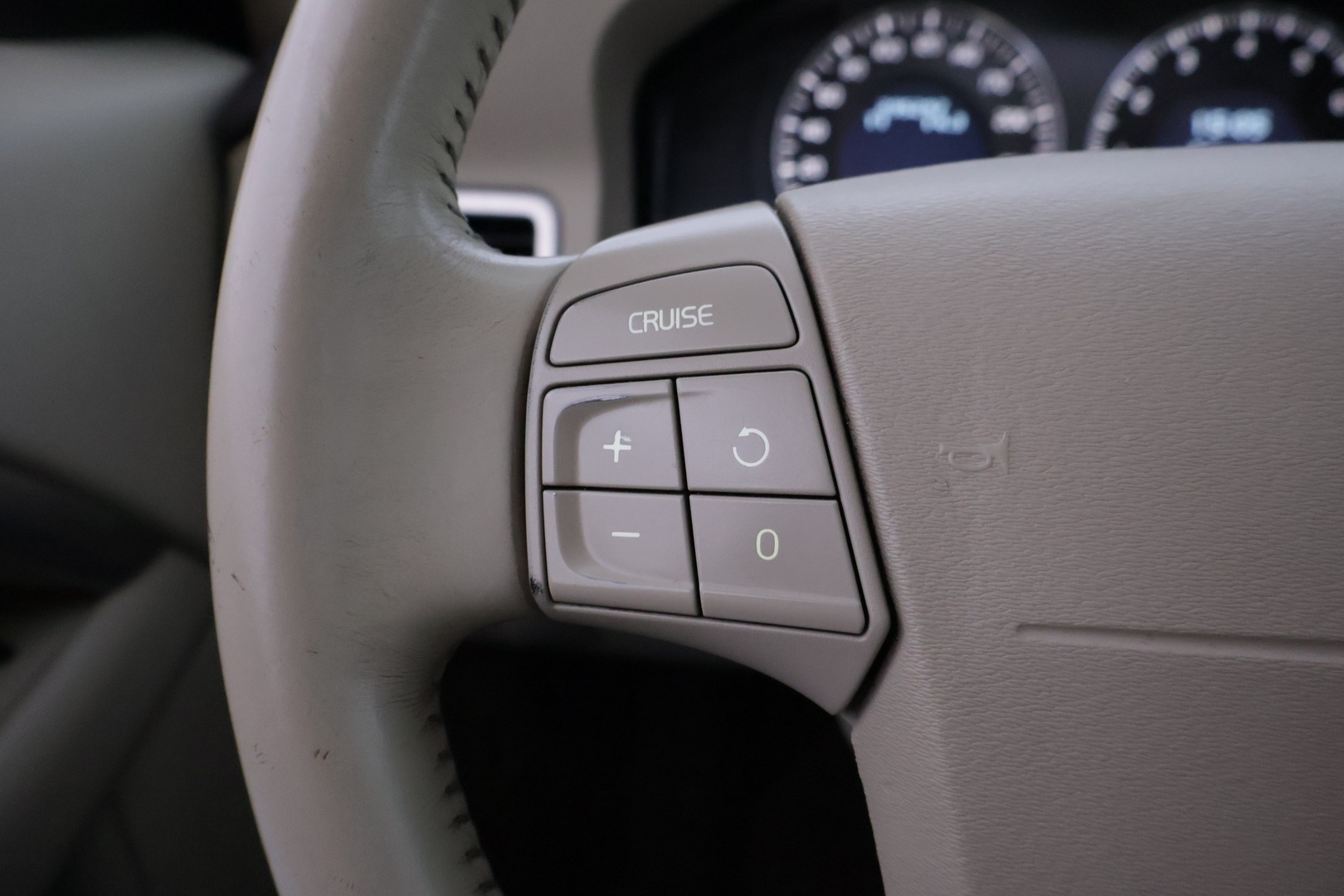 VOLVO V70 2008