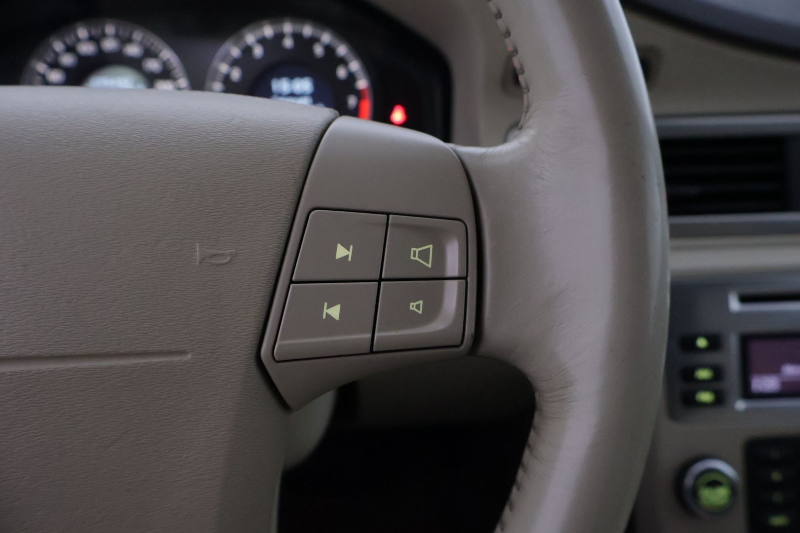 VOLVO V70 2008