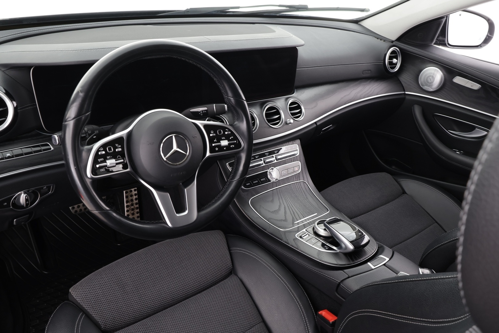 MERCEDES-BENZ E 2020