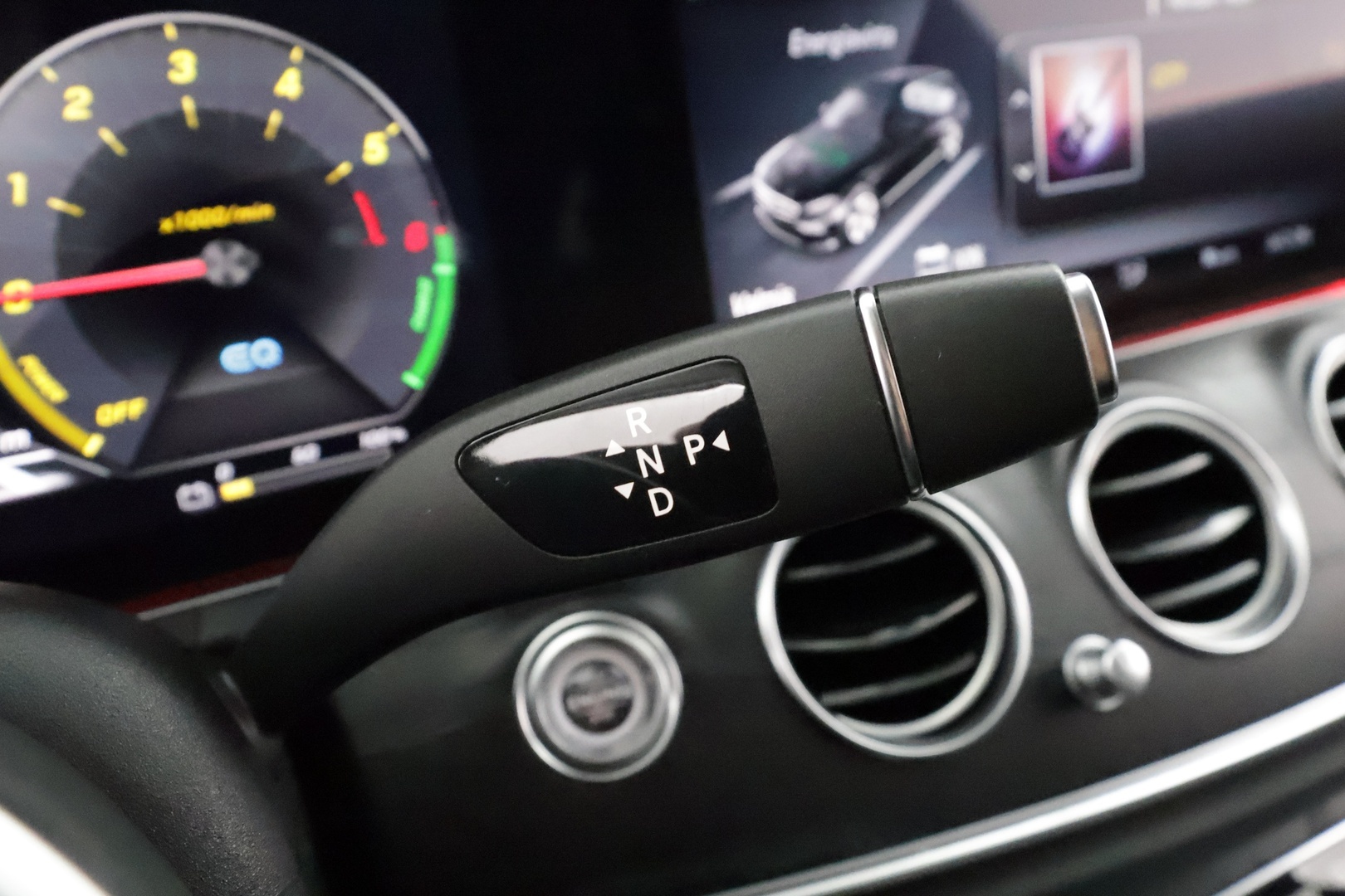 MERCEDES-BENZ E 2020