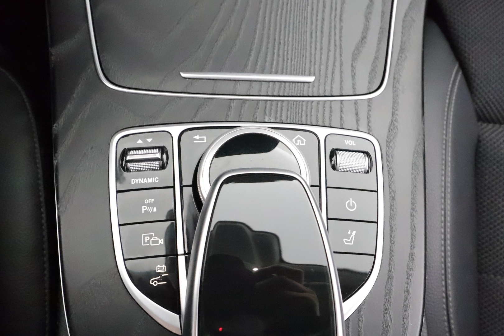 MERCEDES-BENZ E 2020