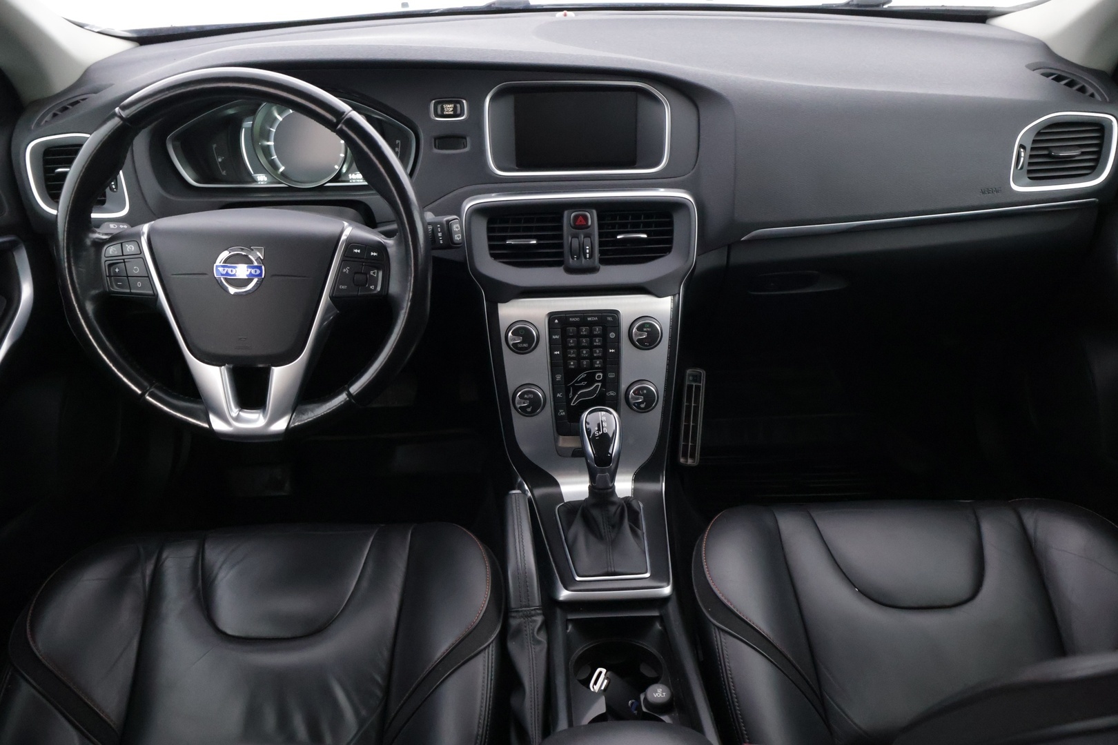VOLVO V40 2015