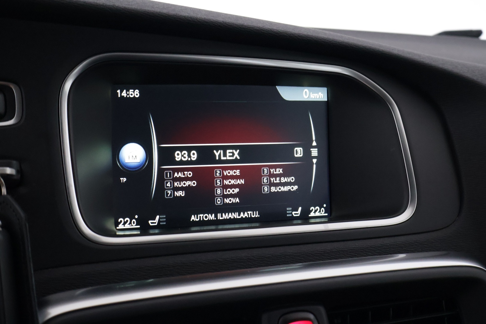 VOLVO V40 2015