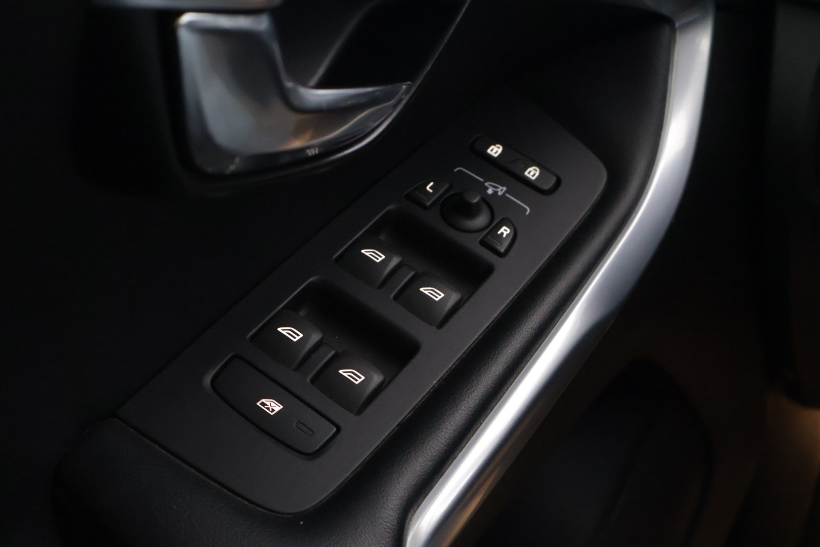 VOLVO V40 2015