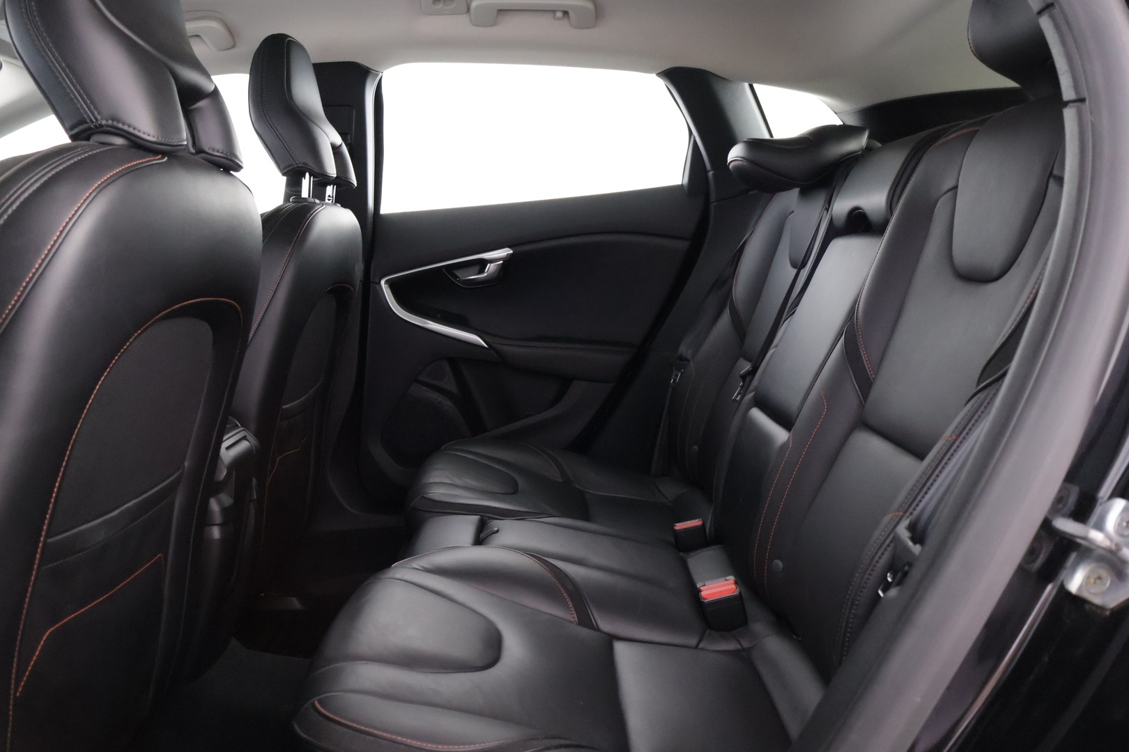 VOLVO V40 2015