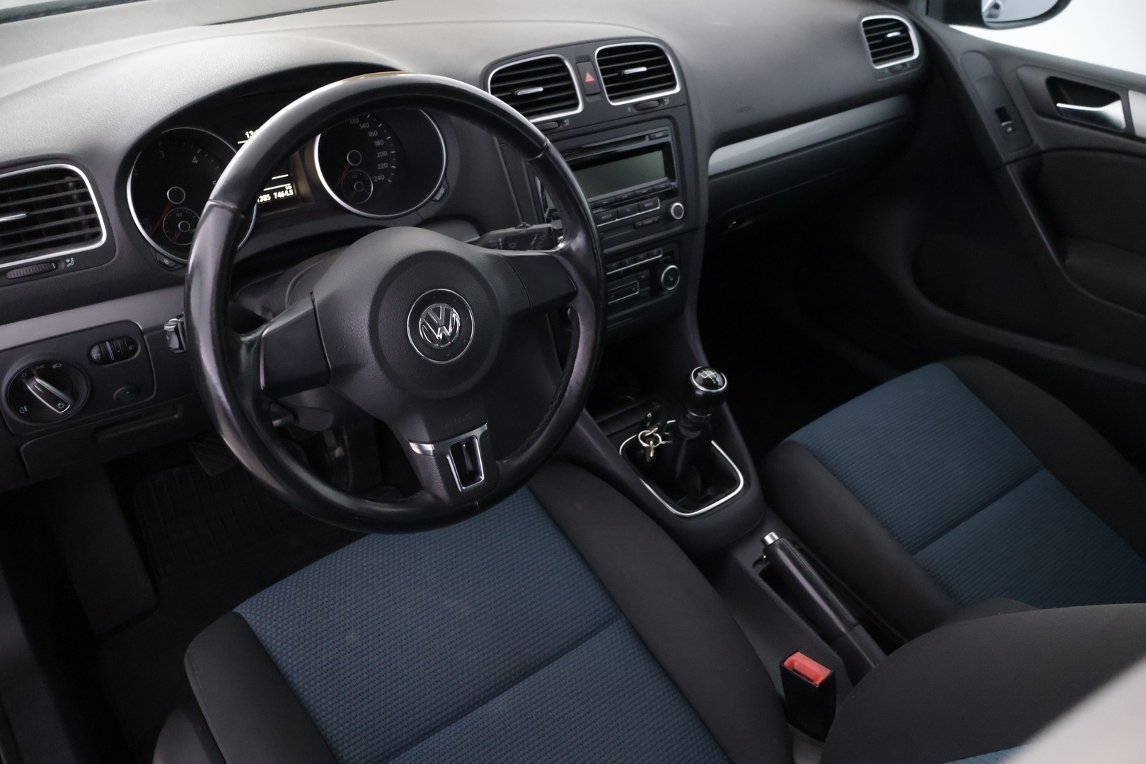 VOLKSWAGEN Golf 2012