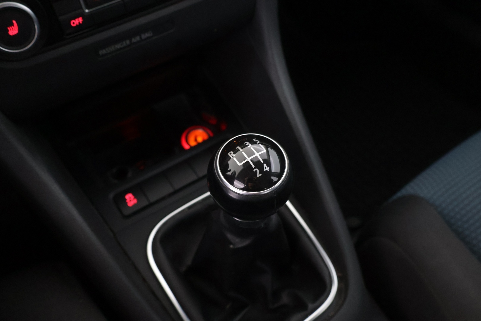 VOLKSWAGEN Golf 2012