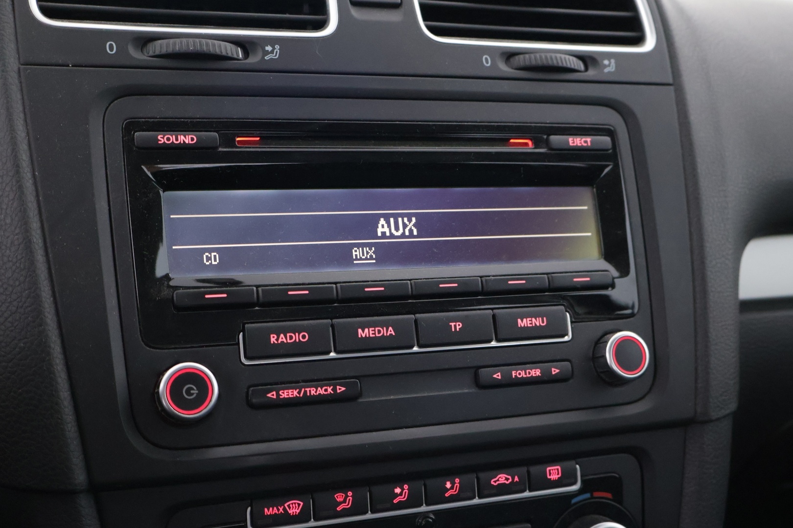VOLKSWAGEN Golf 2012