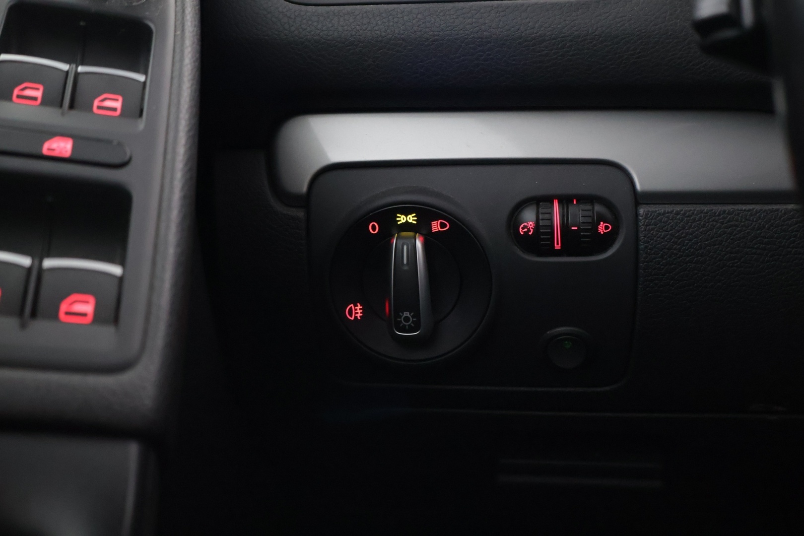 VOLKSWAGEN Golf 2012