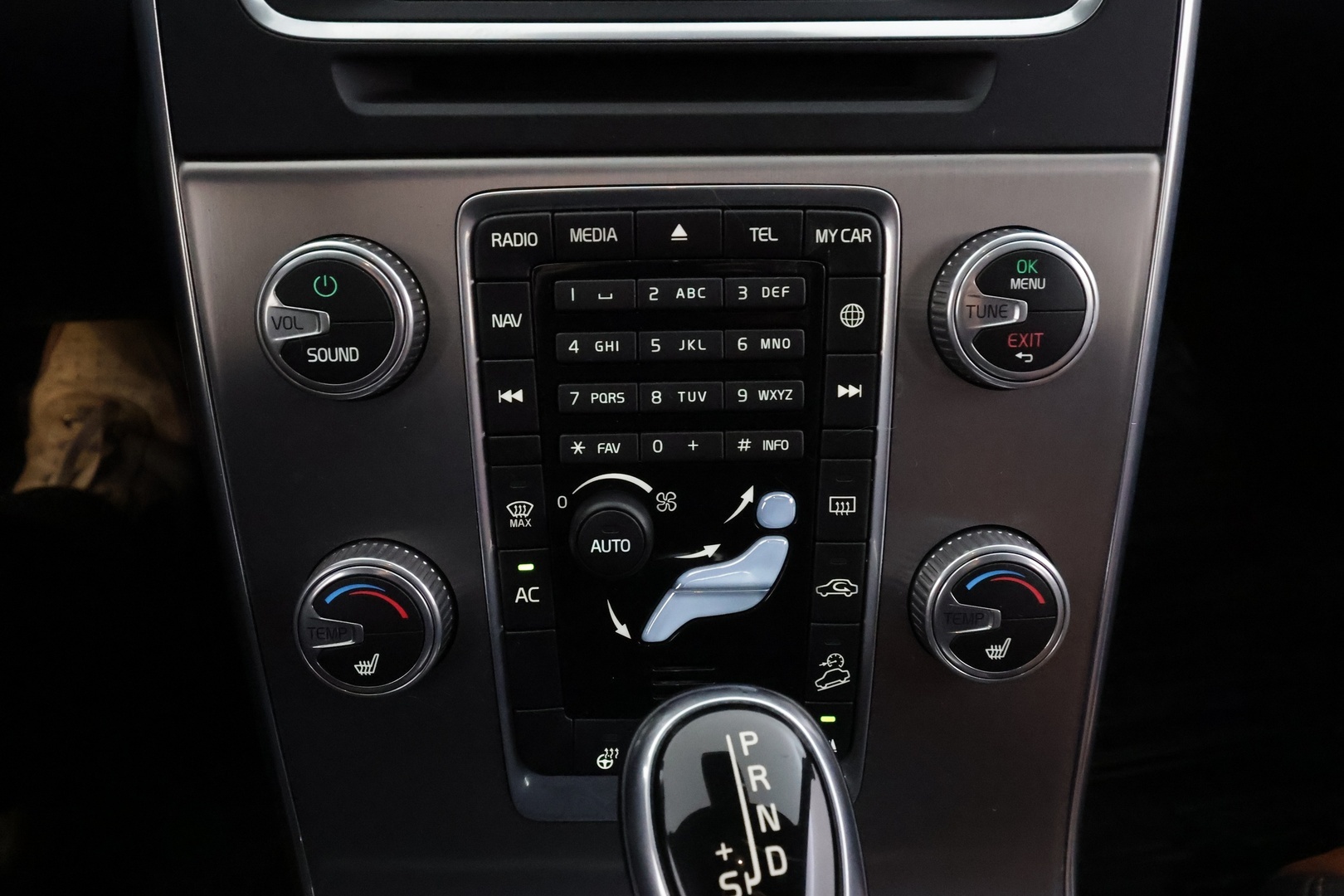 VOLVO V60 Cross Country 2016
