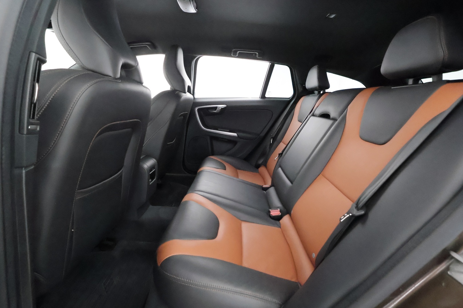 VOLVO V60 Cross Country 2016