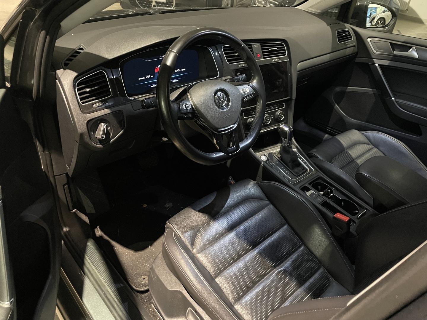 VOLKSWAGEN GOLF 2019