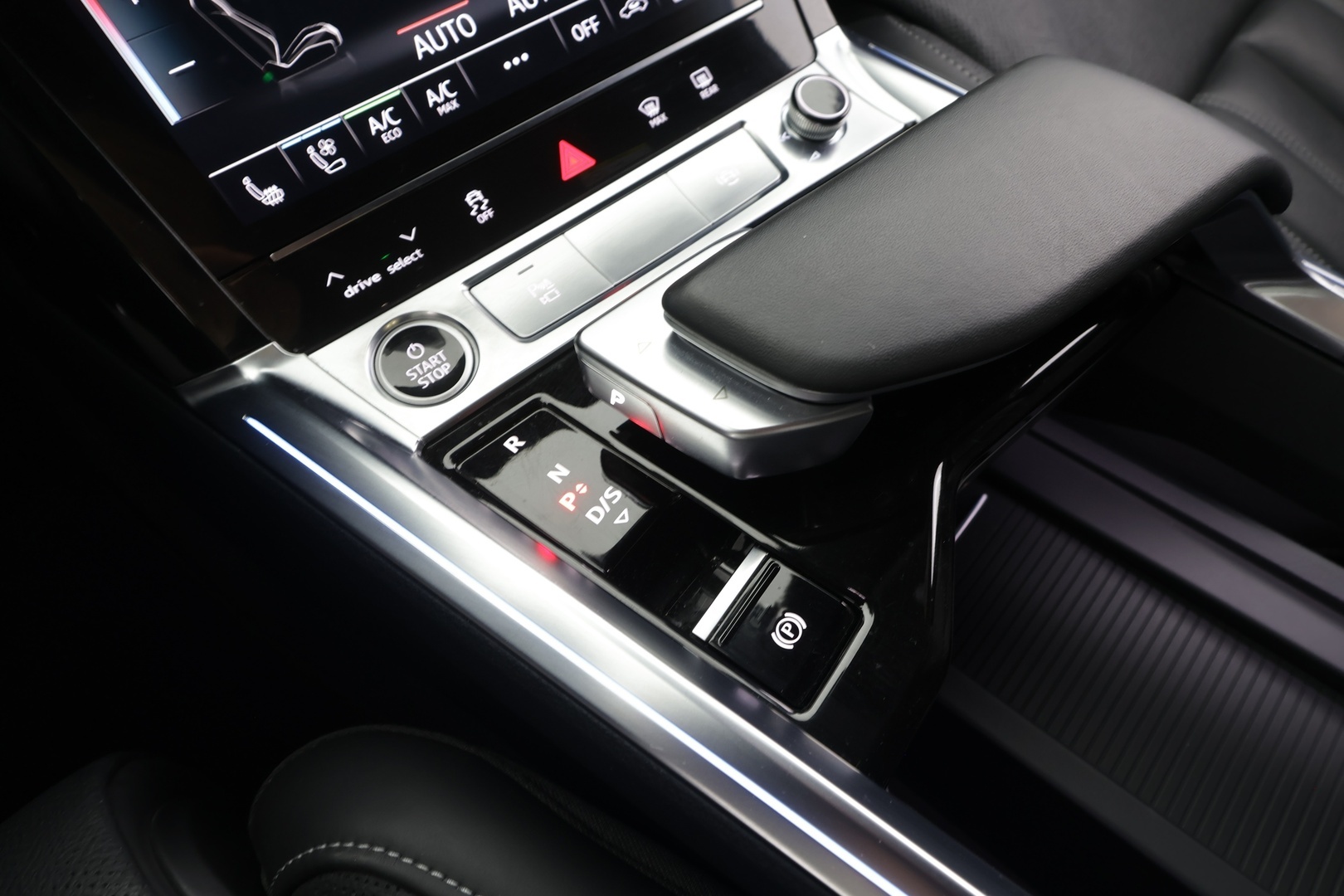 AUDI Q8 E-TRON 2024
