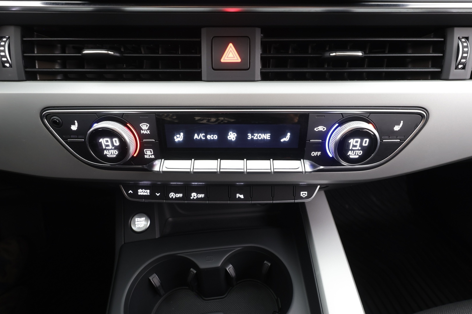 AUDI A4 2021