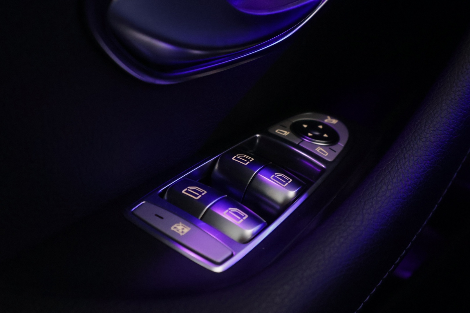 MERCEDES-BENZ E 2017