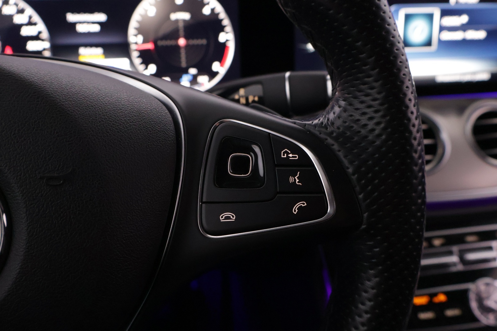 MERCEDES-BENZ E 2017