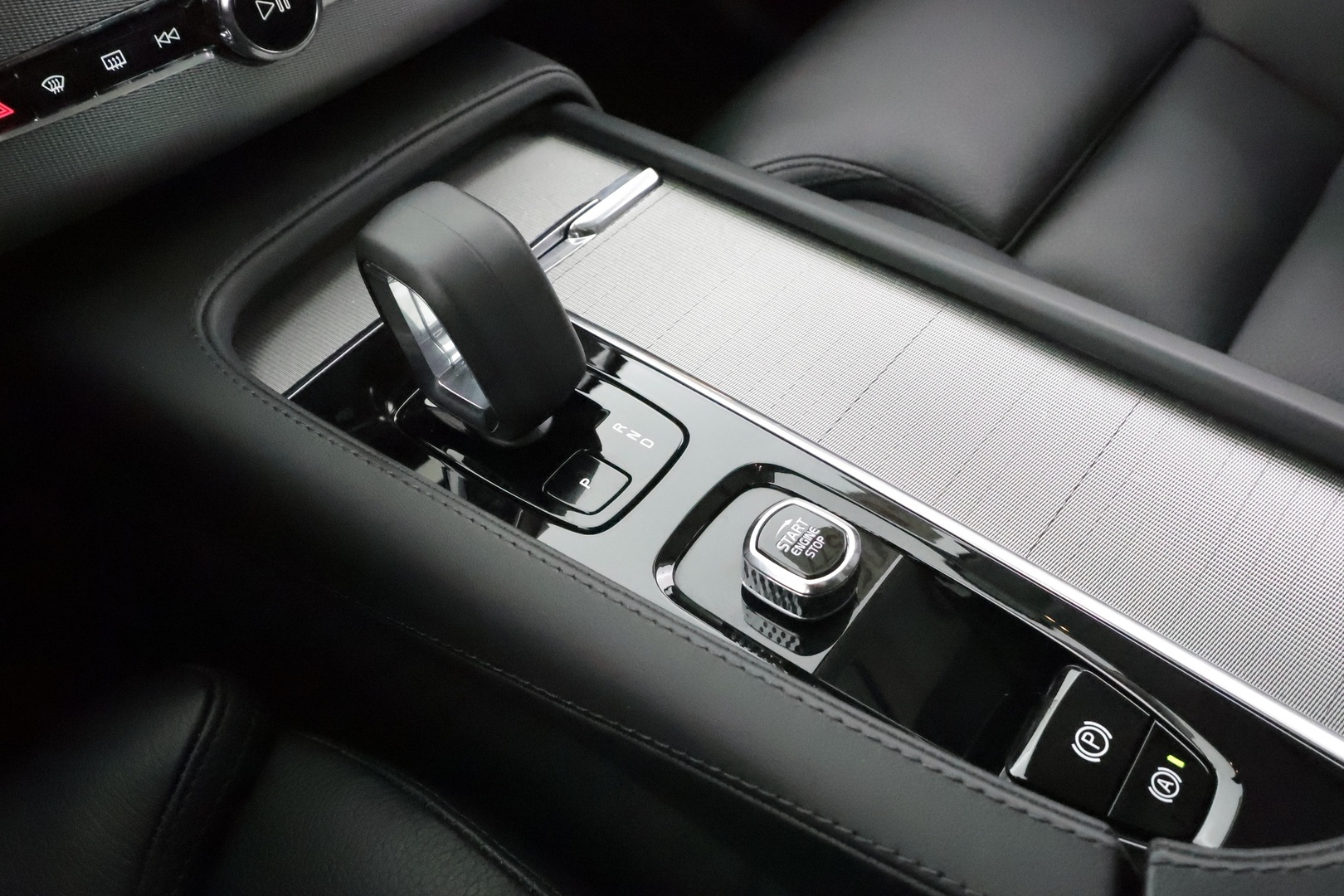 VOLVO XC90 2023