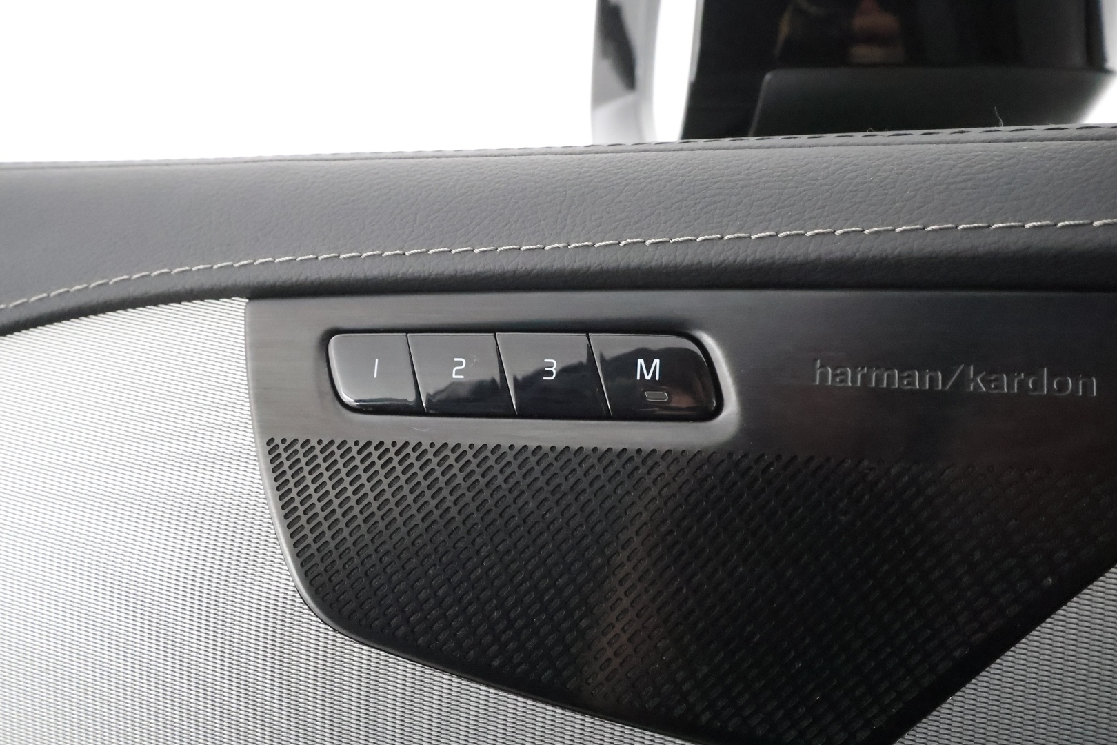 VOLVO XC90 2023