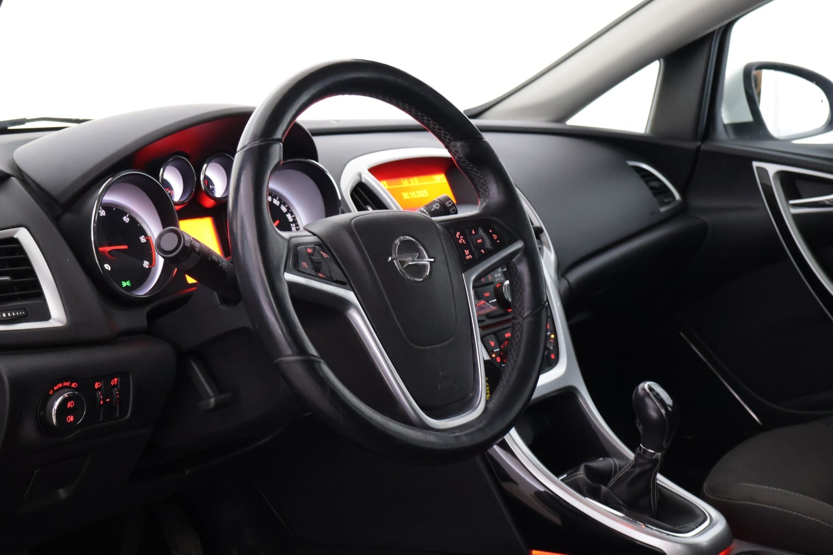 OPEL Astra 2011