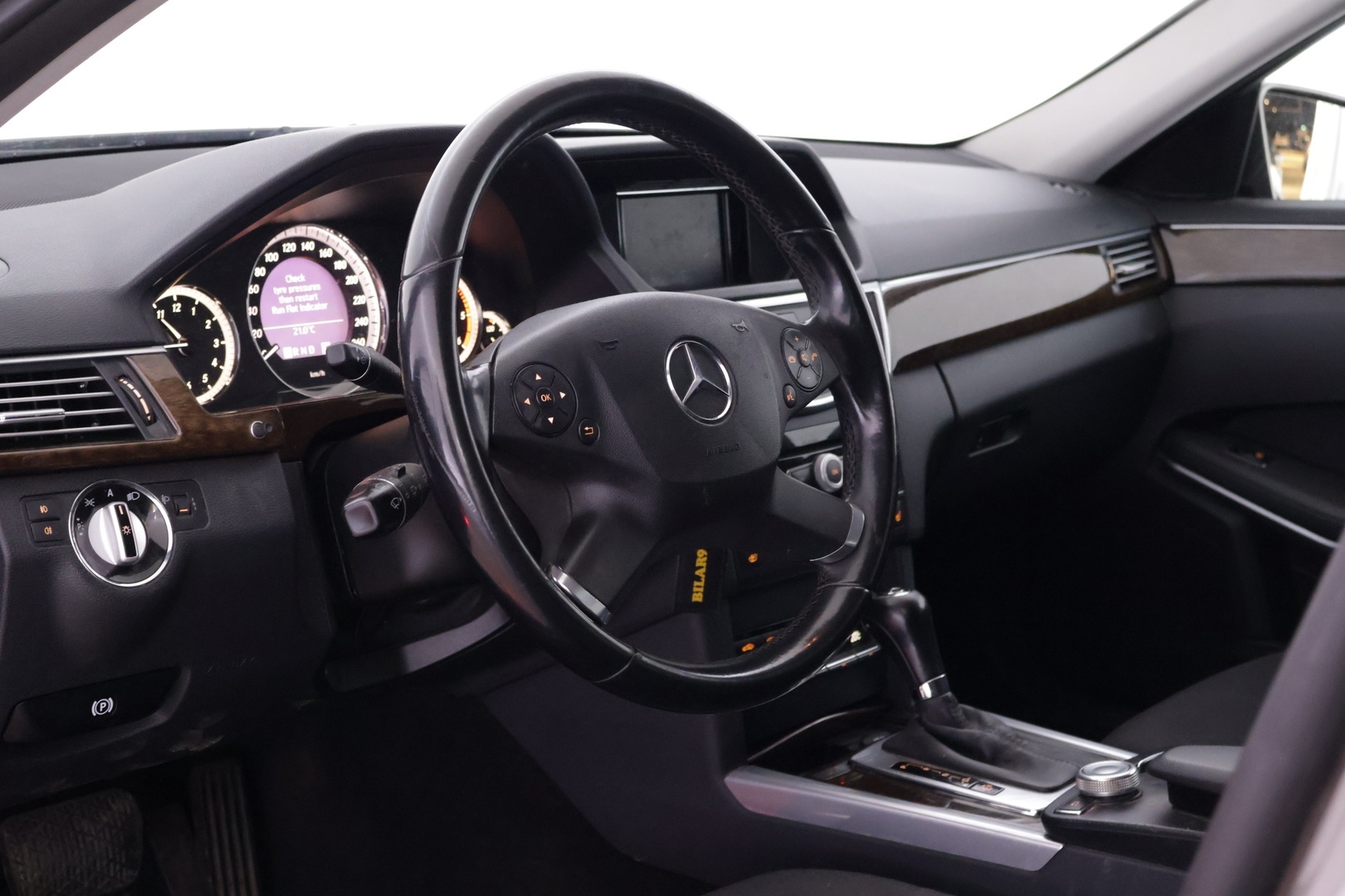 MERCEDES-BENZ E 2010