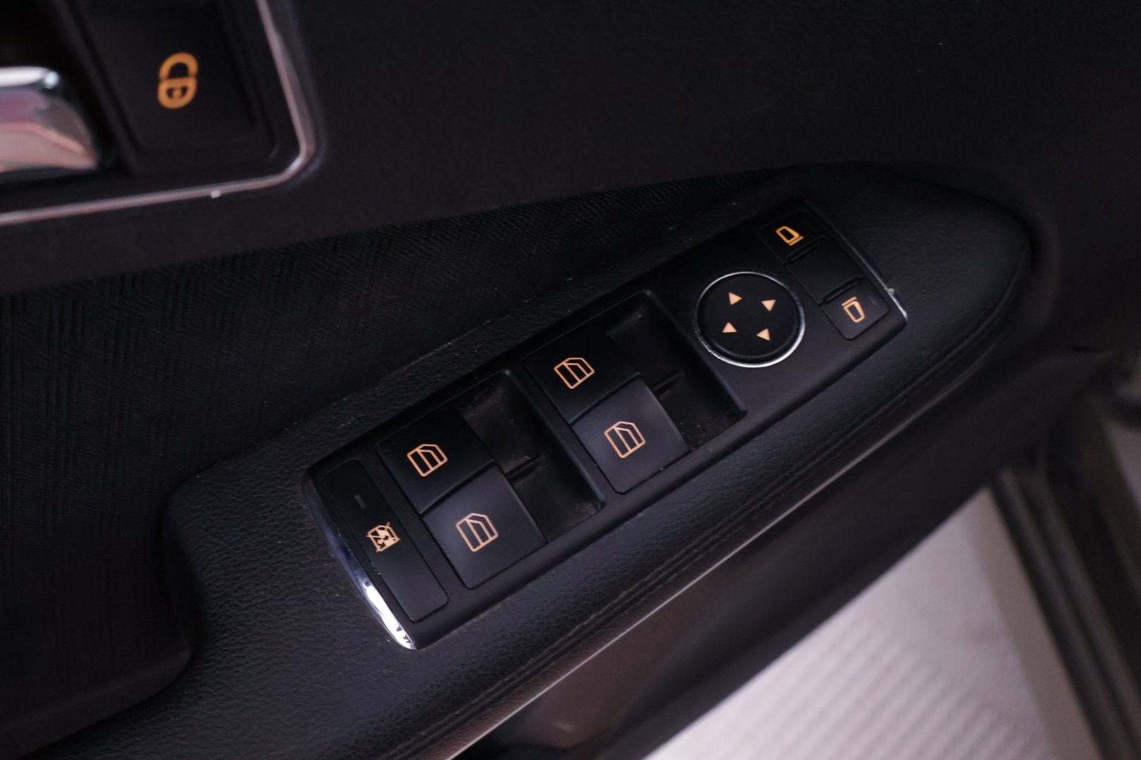 MERCEDES-BENZ E 2010