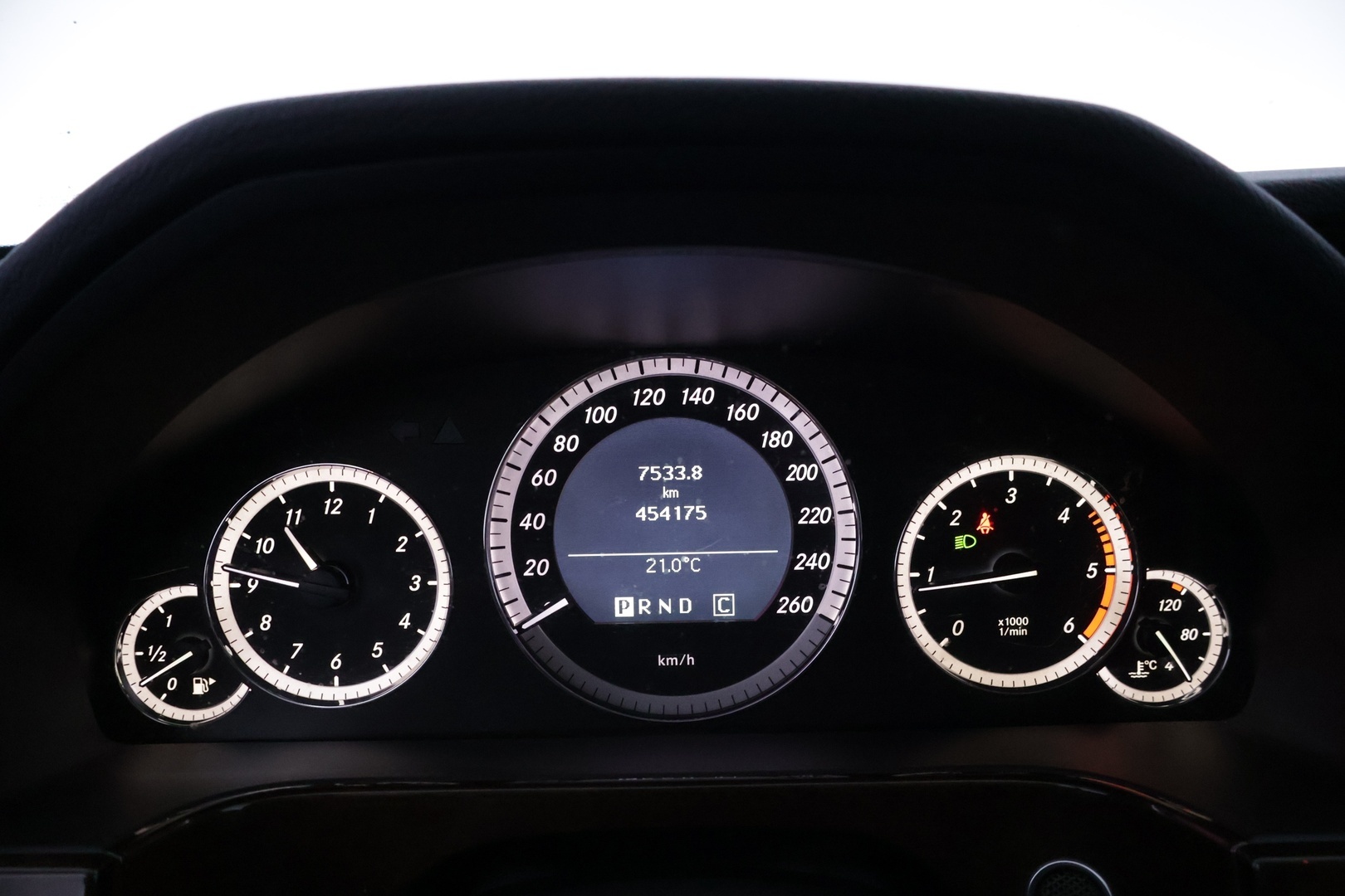 MERCEDES-BENZ E 2010