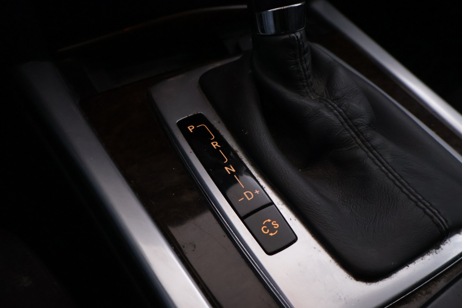 MERCEDES-BENZ E 2010