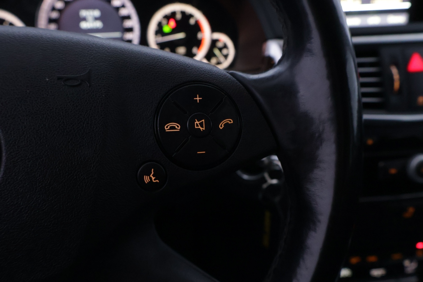 MERCEDES-BENZ E 2010