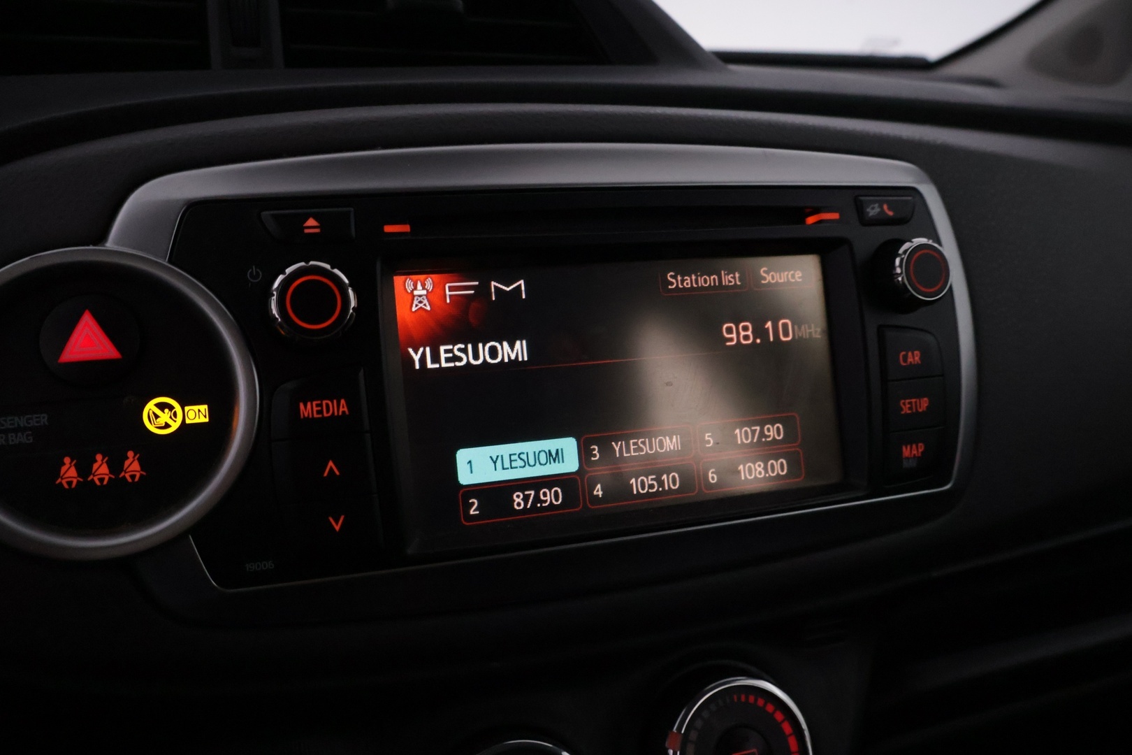 TOYOTA Yaris 2012