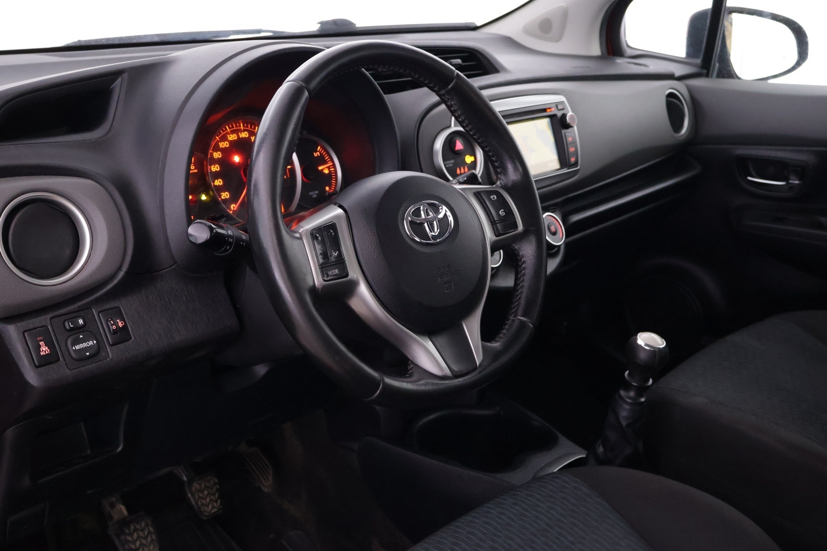TOYOTA Yaris 2012