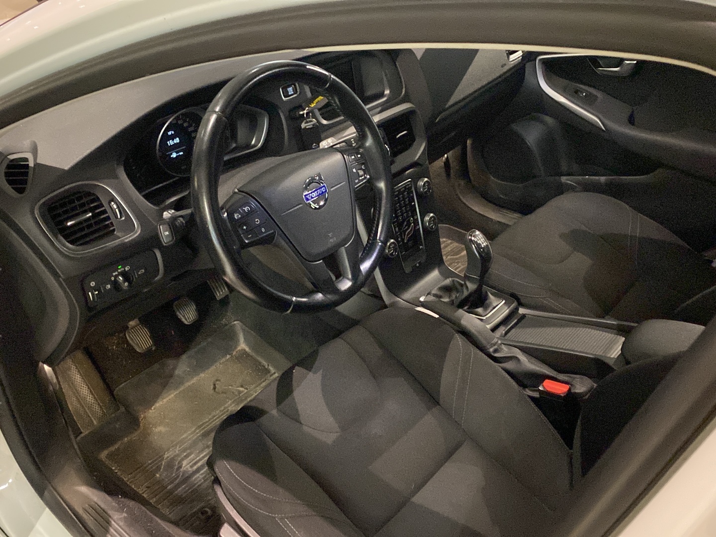 VOLVO V40 2014